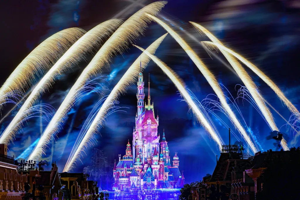 unsplash_4qeHPklD4yI_Disneyland Hongkong.webp