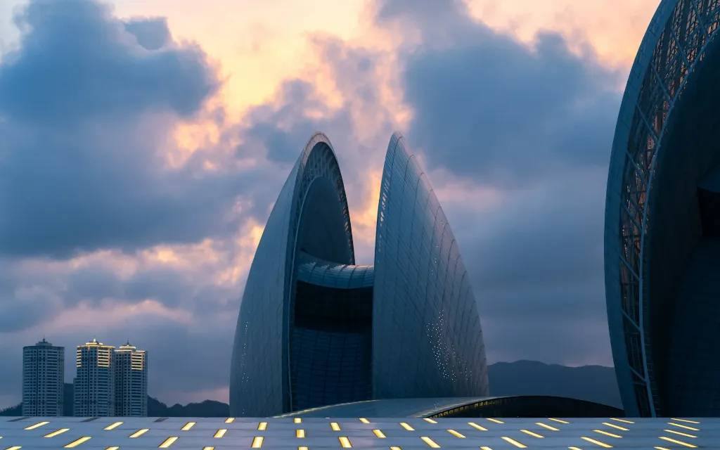 unsplash_4GuRdY3l-rA_Zhuhai Opera house.webp