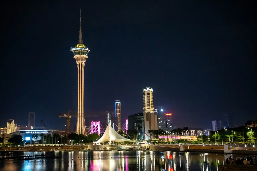unsplash_XqsFGuvmW20_macau.webp