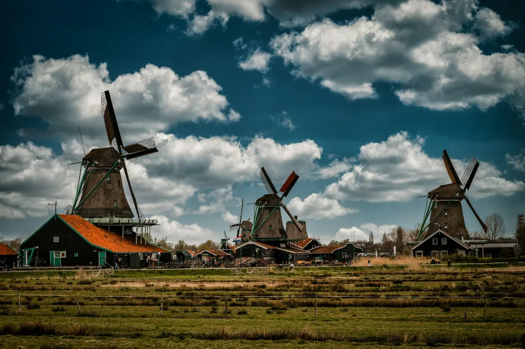 unsplash_aDb4bMORYV0_Zaanse Schans.webp