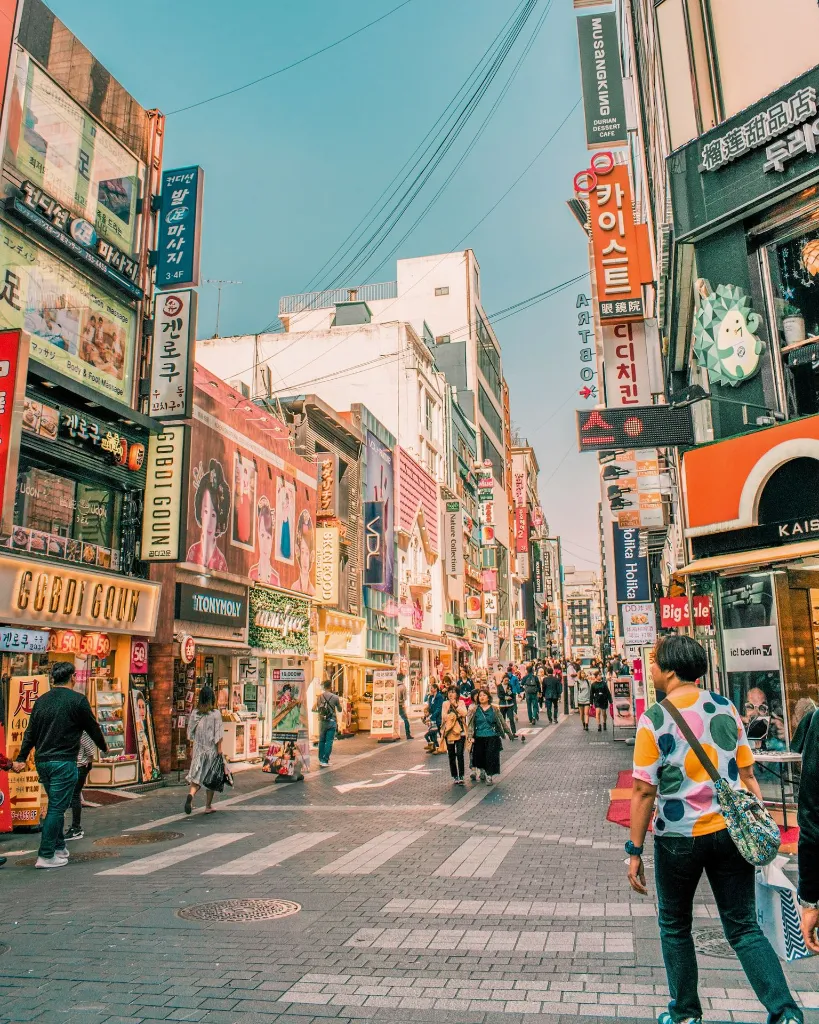 unsplash_Erld-XTqXv0_Myeongdong.webp
